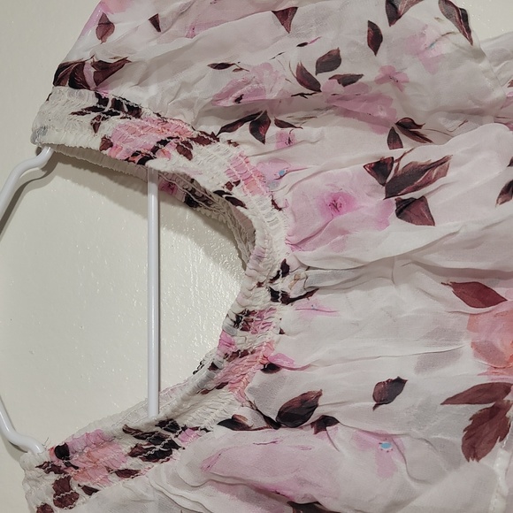 Flynn Skye - Athens Off the Shoulder Crop Top sz L, Scattered Roses Chiffon NWT - Picture 6 of 10